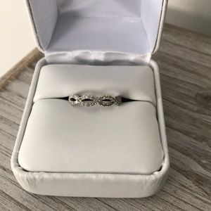 White gold infinity diamond ring